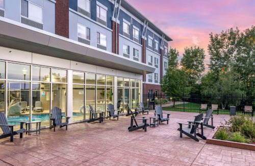 Maple Grove Hotel | Cambria Hotel Minneapolis Maple Grove