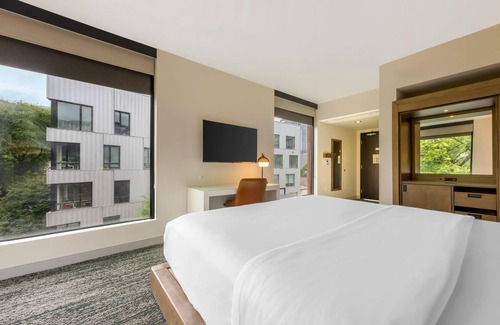 Pearl District Hotel | Cambria Hotel Portland - Pearl District
