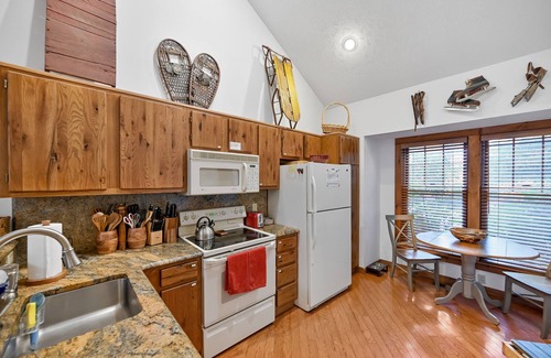 Tannersville House | Camelback Poconos Luxury - 4 Bedroom house, game room, on the mountain