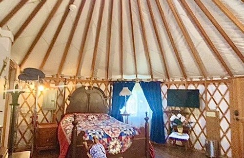 Veneta Bed & Breakfast | Camelot is a fully furnished yurt themed after the mythical Arthurian legend.