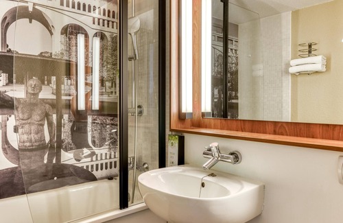 Saint-Martin Hotel | Campanile NATURE - Cergy Pontoise