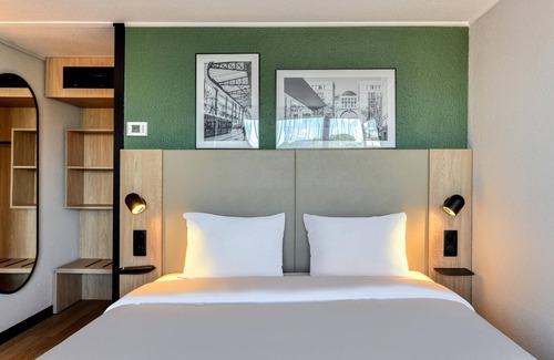 Saint-Martin Hotel | Campanile NATURE - Cergy Pontoise