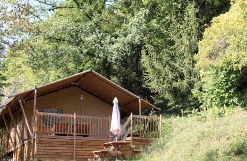 Saint-Constant-Fournoules House | Camping 3 étoiles - Piscine - eec0ce
