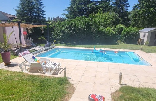 Saint-Fargeau-Ponthierry House | 🌟 Camping-car Luxueux en Bord de Seine - Un Séjour Unique 🌟