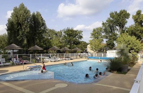 Montpon-Menesterol House | Camping 3 étoiles - Piscine - ccbb0if