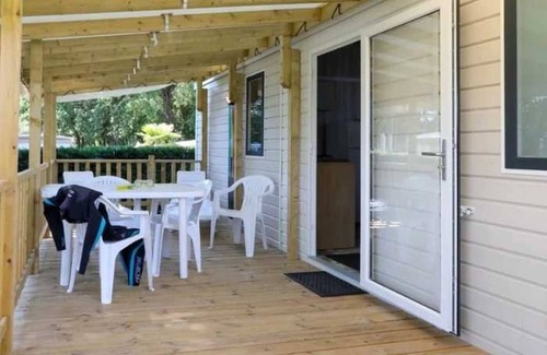 Ambon House | Camping 4 étoiles - Parc aquatique - eeiagf
