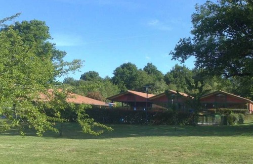 Pressignac House | Camping 4 étoiles - Piscine - ccbbghh