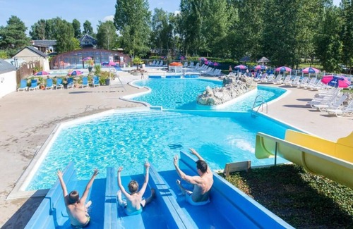 Coulanges House | Camping 4* 3 CH 2 SDB- Washing machine- Dishwasher Large terrace