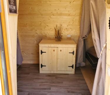 Saint-Cirgues-en-Montagne Hotel | camping hôtel les airelles