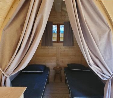 Saint-Cirgues-en-Montagne Hotel | camping hôtel les airelles