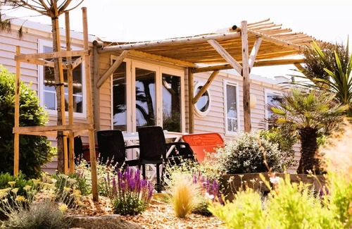 Brignogan-Plage House | Camping La Côte des Légendes * - Aromatic garden cottage - 3 bedrooms - 2 bathrooms 6 people