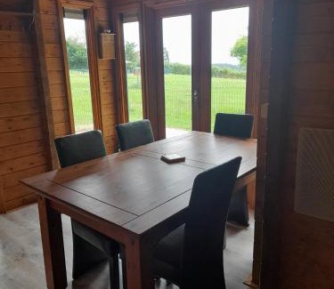 Chirat-l'Eglise House | Camping La Colline