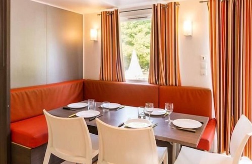 Ingrandes House | Camping Le Petit Trianon **** - Mobile Home 4 Rooms 6 People Premium