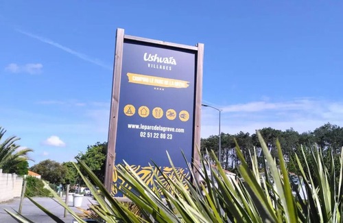 L'Aiguillon-sur-Vie House | Camping Ushuaïa Le Parc de La Grève * - Mobil Home Confort 2 Rooms 2 People + TV