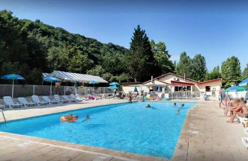Badefols-sur-Dordogne Ski Chalet | Campsite maeva Getaways Les Bö-Bains * - STAR Chalet 4 Rooms 8 People Air-conditioned