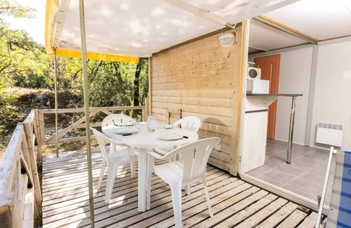 Crayssac Ski Chalet | Campsite Les Reflets du Quercy * - Chalet Family - 2 bedrooms 5 people