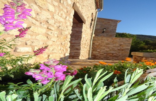 Orpi House | Can Bosch Sleeps 4 (2 Bedrooms)