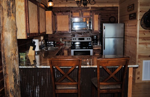 Eureka Springs Cabin | Can-U-Canoe Riverview - 110 The Bears Den