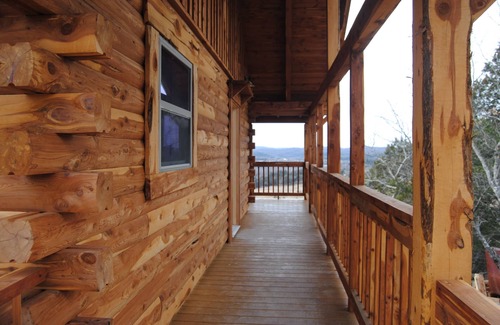 Eureka Springs Cabin | Can-U-Canoe Riverview - 110 The Bears Den