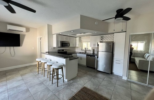 Venetian Shores House | Canal front home in Venetian Shores. Perfect for families . A boater's paradise!