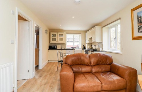 Walsden Apartment | Canal View