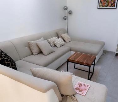 Locmaria-Grand-Champ Bed & Breakfast | Canapé panoramique dans loft