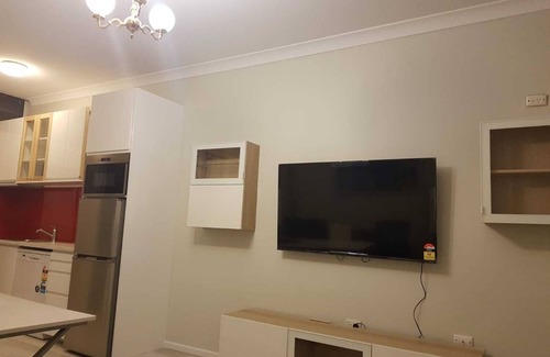 Narrabundah Apartment | Canberra self contained studio in central location