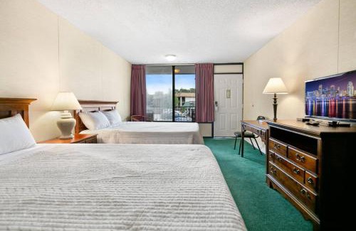 Eureka Springs Hotel | Candlewick Inn and Suites