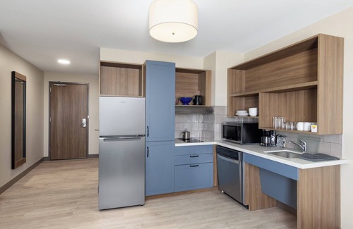 McPherson Hotel | Candlewood Suites Mcpherson by IHG