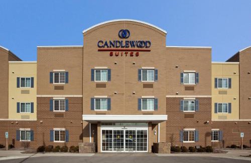 Oak Creek Hotel | Candlewood Suites Milwaukee Airport - Oak Creek by IHG