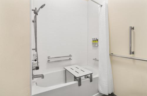 Newnan Hotel | Candlewood Suites - Newnan - Atlanta SW by IHG