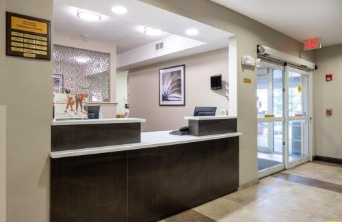 Windsor Locks Hotel | Candlewood Suites Windsor Locks by IHG