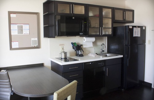 Austintown Hotel | Candlewood Suites Youngstown W I-80 Niles Area by IHG