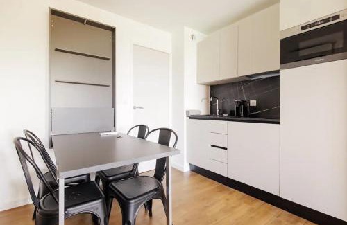 Cannes La Bocca Apartment | Cannes Vue Mer, Piscine, Plage