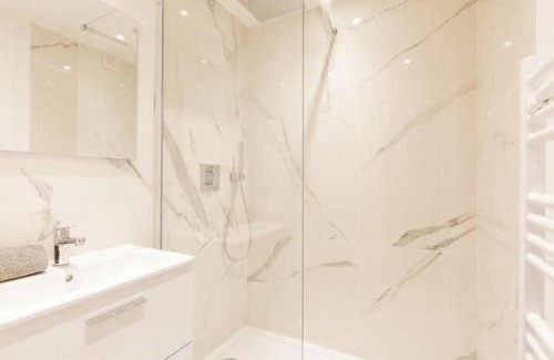 Cannes La Bocca Apartment | Cannes Vue Mer, Piscine, Plage