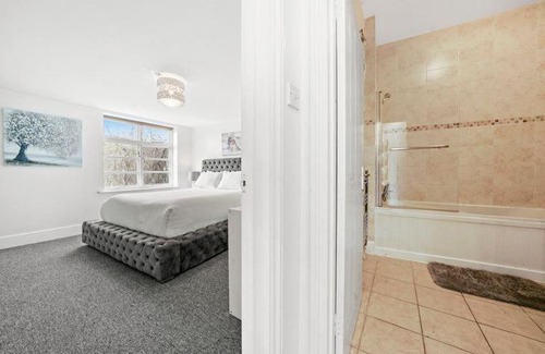 Canning Town Apartment | Canning Town Modern 2 Bedroom Apartment Excel Centre, Canary Wharf, City Airport