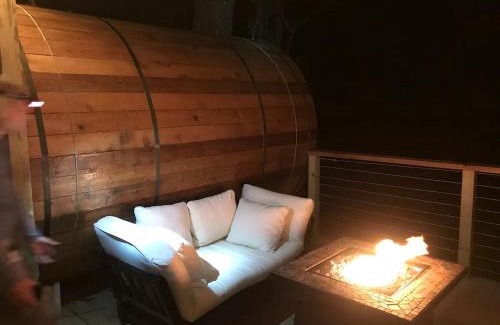 Lupton City House | Canopy Treehouse - Glamp Design with Amazing Views, Wildwood, GA