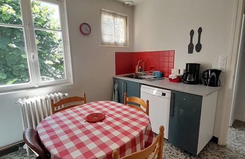 Le Vigean House | Cantalian House