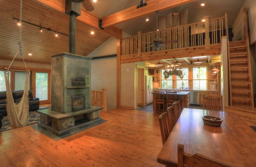 Smithfield Ski Chalet | Canyon Lodge- - 8 Acres - Sleeps 10