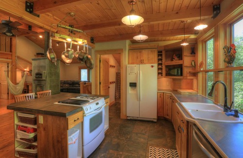 Smithfield Ski Chalet | Canyon Lodge- - 8 Acres - Sleeps 10