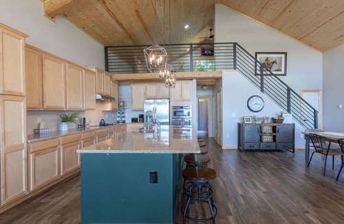 Star Valley Ranch House | Canyon Pines Retreat ⁓Fits large families ⁓Hot Tub ⁓ On Golf Course ⁓ Mtn Views