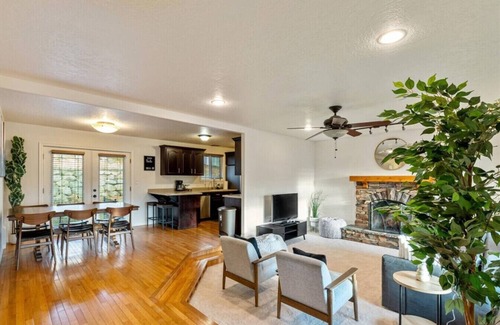 Cedar Hills House | Canyon Ridge Getaway | Arcade| View | Free Massage