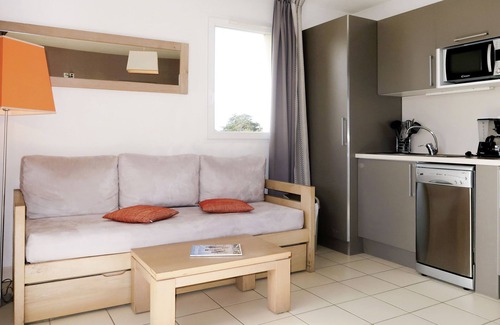 Sables-d'Or-les-Pins Apartment | Cap Green 25A by Interhome