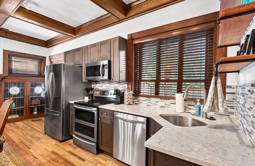 Capitol Hill Apartment | Cap Hill Historic Condo | Private, Garage Parking