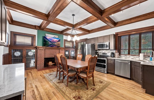 Capitol Hill Apartment | Cap Hill Historic Condo | Private, Garage Parking