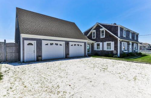 North Truro House | Capacious North Truro Beachfront Home