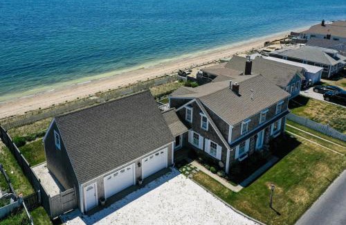 North Truro House | Capacious North Truro Beachfront Home