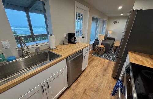 Waldport Cottage | Cape Cod Cottages #6 - Oceanfront Serenity
