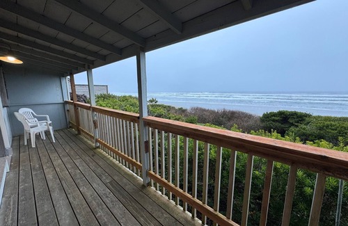 Waldport Cottage | Cape Cod Cottages #6 - Oceanfront Serenity