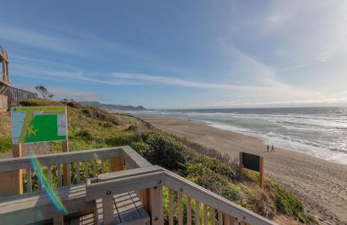 Lincoln Beach House | Cape Cod Hideaway